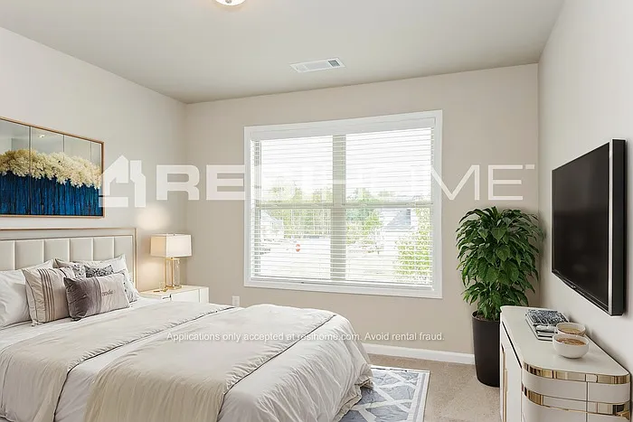 117 Rockaway Dr N — Photo 6