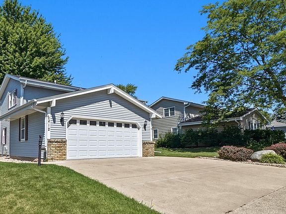 3rd image of 2212 Allen LANE