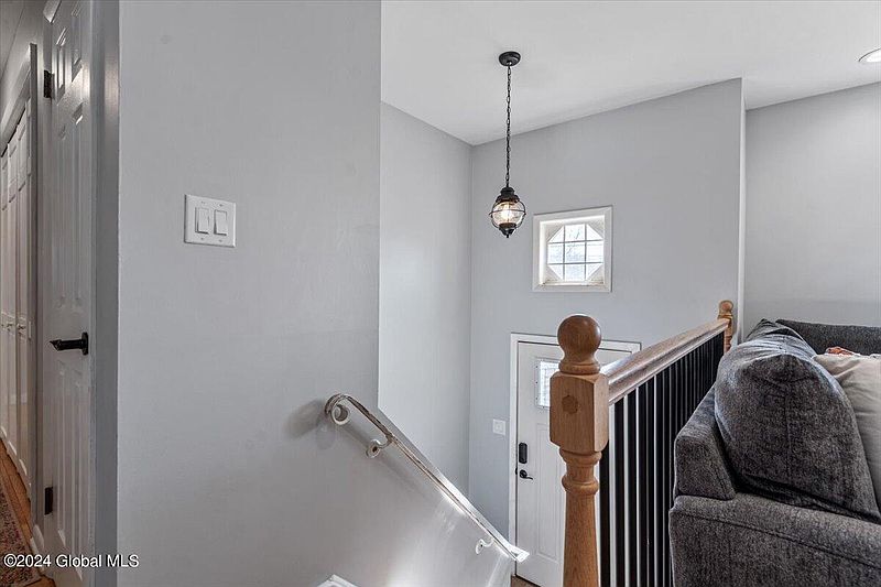 3rd image of 3335 Ralph Street