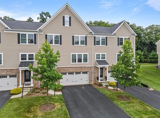 3107 Raintree Dr, Gibsonia, PA 15044