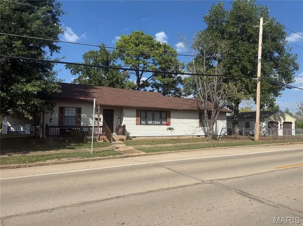 301 E Chestnut St, Desloge, MO 63601