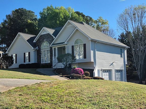 2nd image of 168 Magnolia Dr