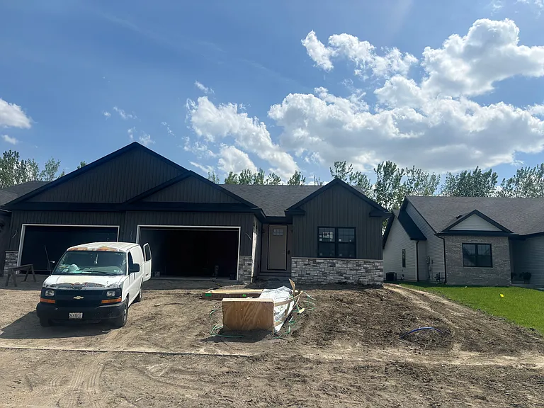 3902 Westgate Dr — Photo 1