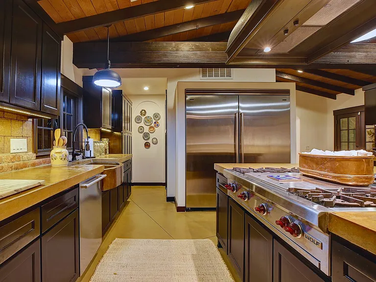 2570 Nichols Canyon Rd — Photo 17