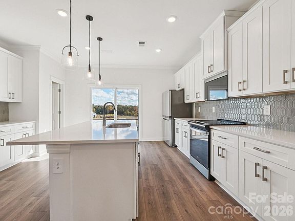 4th image of 339 Golden Maple Ct