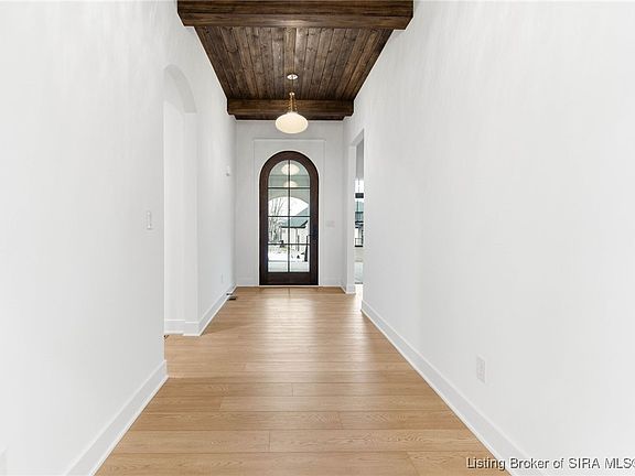4th image of 713 Lillian Way