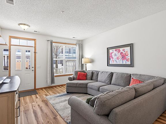3rd image of 1845 Columbia Ln Unit 3