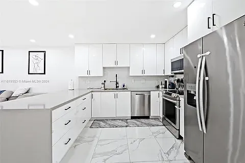 3 bed, 1132 sqft, $3,650 — Photo 2