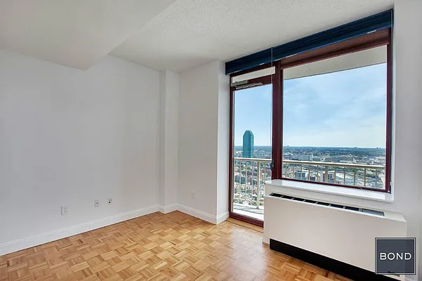 Sold by Bond New York | media 25