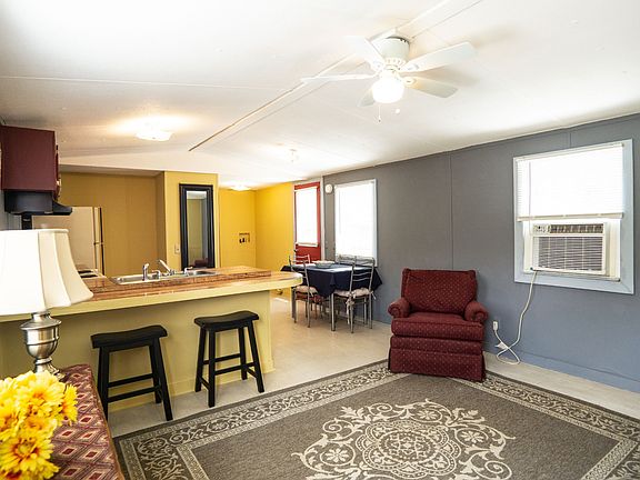 3rd image of 4422 Woodbury Pike