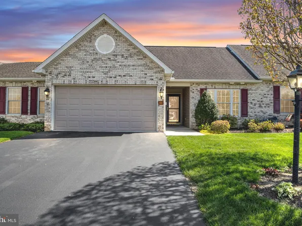 61 Gladwyn Dr, Carlisle, PA 17015