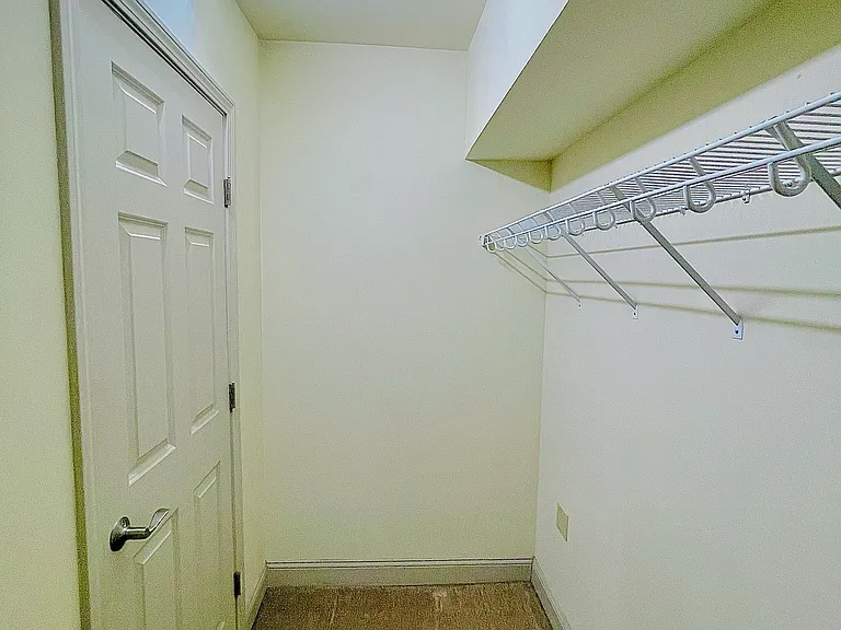 191 College St #303 — Photo 41
