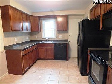 5th image of 2658 Elmhurst Dr