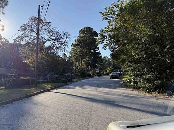 Exterior Neighborhood (street photo)