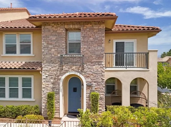 28426 Herrera St, Valencia, CA 91354