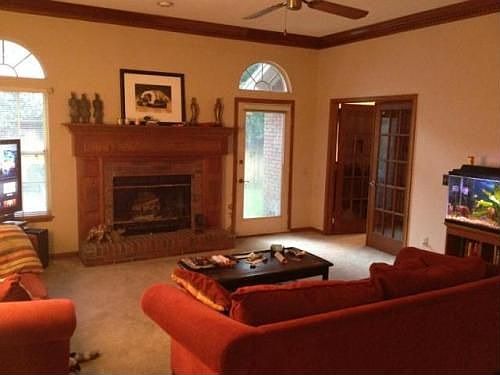 3rd image of 10904 Whitworth Ct