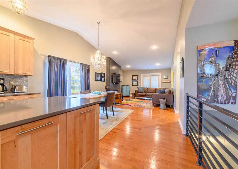 1st image of 73 Belmont Ct