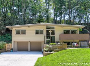 140 Grand Ave, Grand Haven, MI 49417