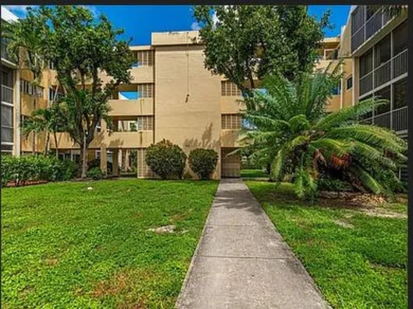 942 NE 199th St APT 202, Miami, FL 33179