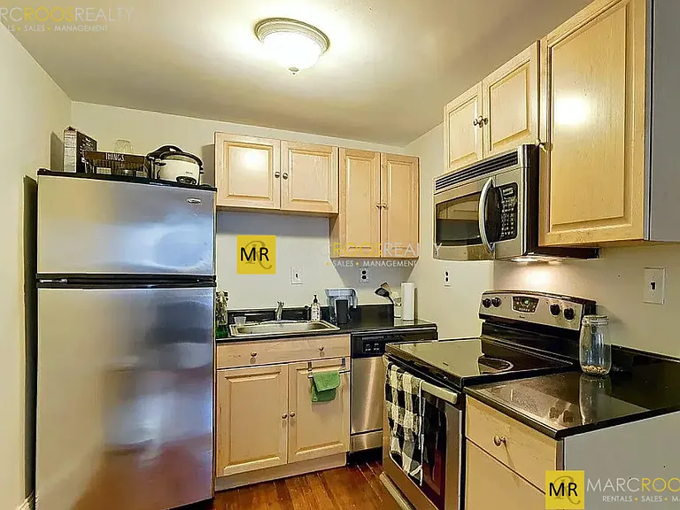 1069 Beacon St #2A — Photo 2
