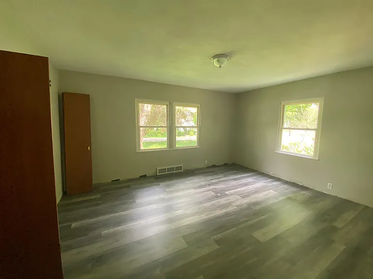 48 Windsor Dr — Photo 6