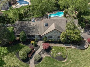 106 High Point Dr, Churchville, PA 18966