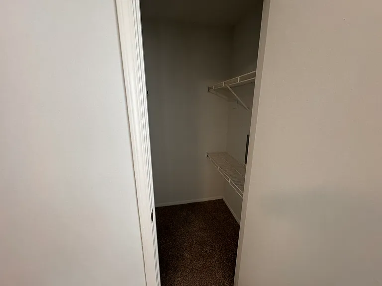 Hunting Ridge Apartments — Photo 33