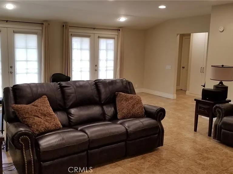 5325 La Forest Dr — Photo 4