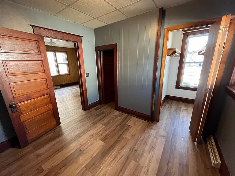 107 Logan St — Photo 3