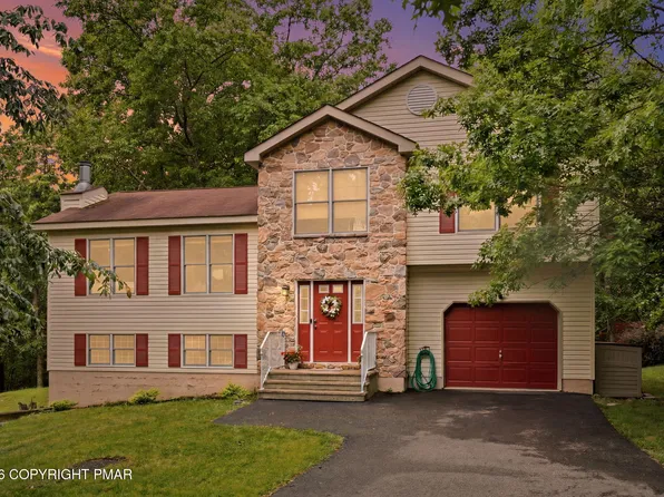 4896 Pine Ridge Dr W, Bushkill, PA 18324