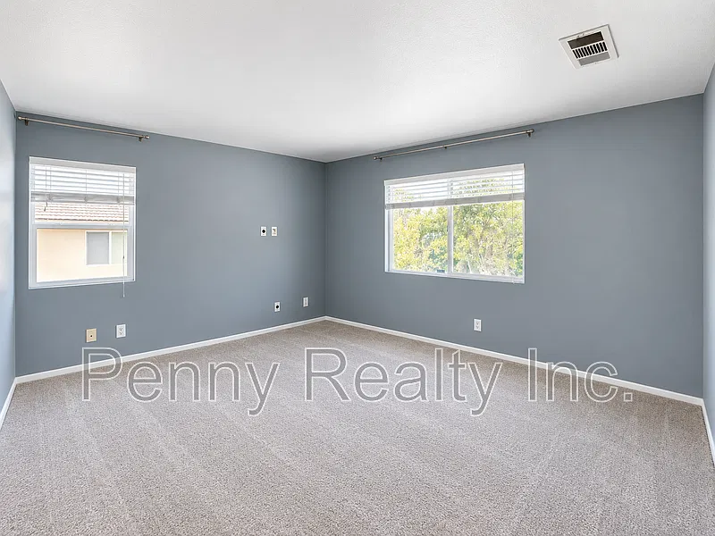 4 bed, 3.0 bath, 2116 sqft, $4,450 — Photo 3