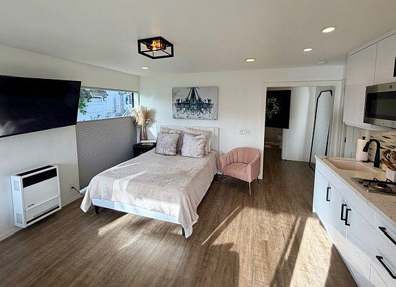 5th image of 400 Goldenrod Ave #A