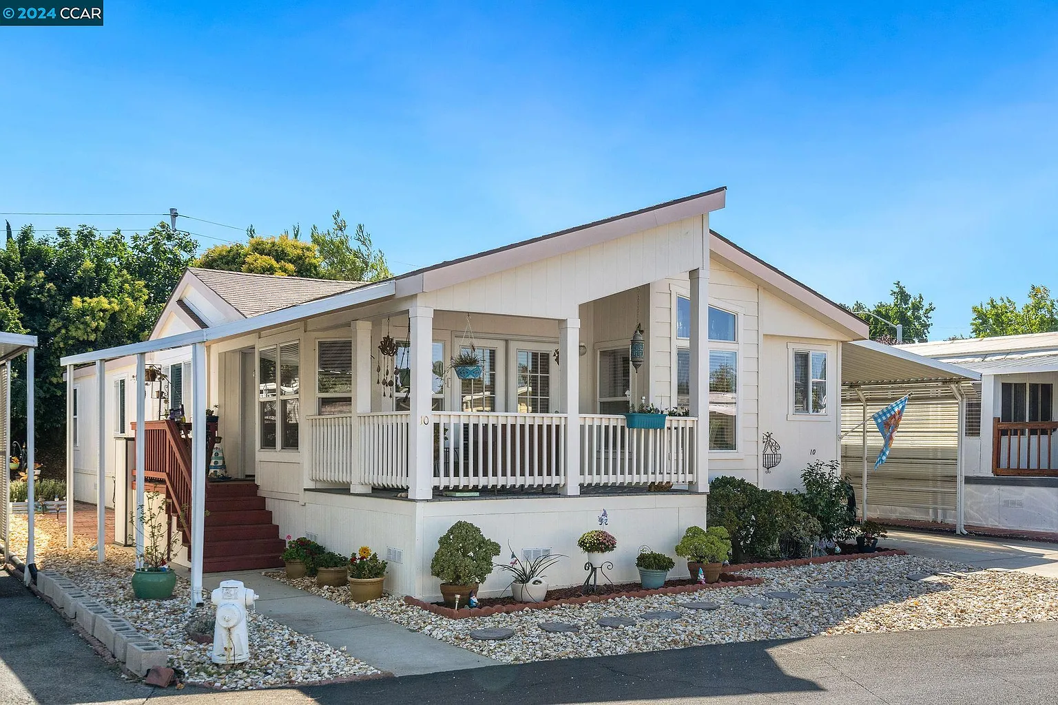 10 Palm Dr photo 1