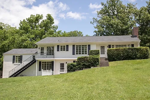 4503 Beacon Dr Photo 1