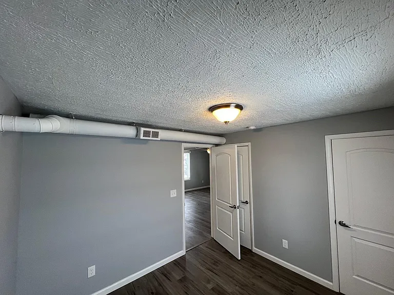 1144 Campbell St — Photo 7