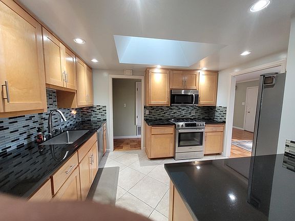3rd image of 621 Bryan Ave
