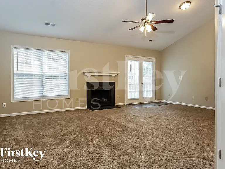 1711 Kildare Woods Dr — Photo 4