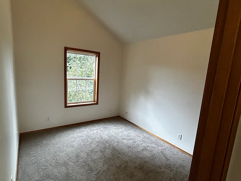 614 S 41st Ct — Photo 15