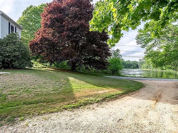 3rd image of 10 Rufus Putnam Rd