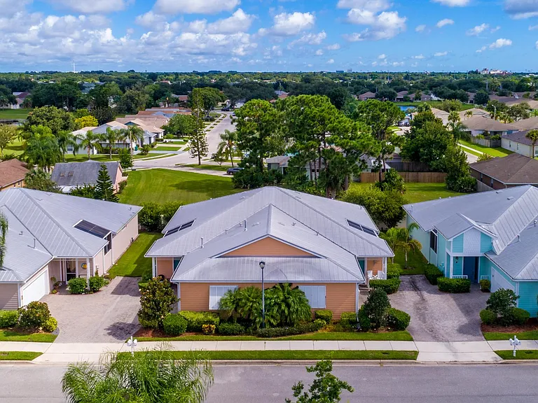 4070 Alamanda Key Dr — Photo 34