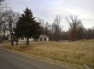 18156 N Livingston Rd, Marshall, IL 62441