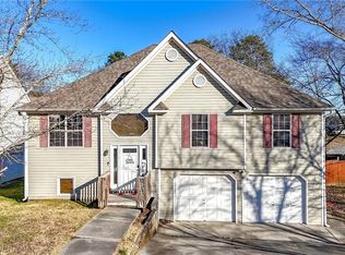 101 Twin Oaks Dr, Calhoun, GA 30701