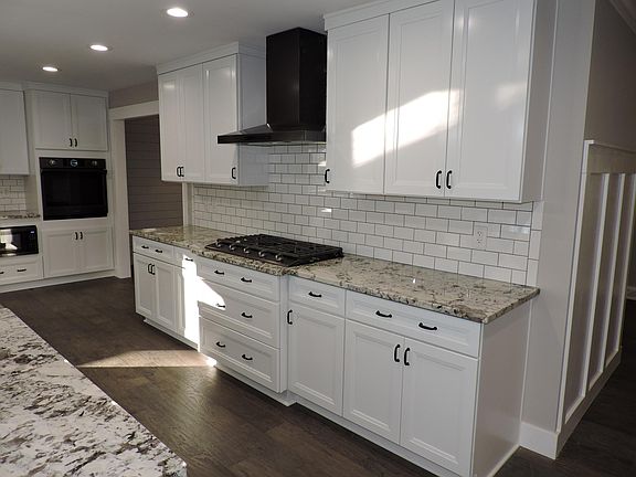 4th image of 501 Greenglade Ave