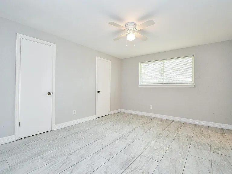 5811 Greencraig Dr — Photo 20