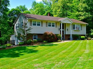 1 Cherokee Ct, Montville, NJ 07045