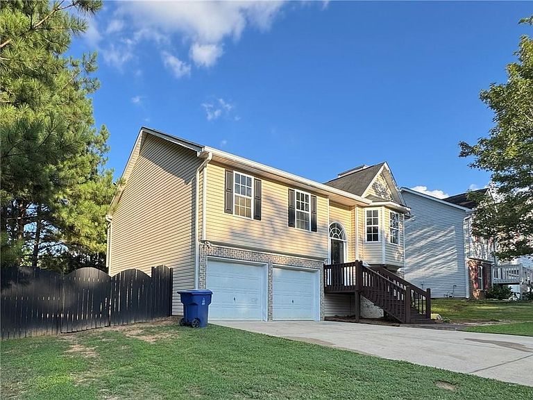 Listing photo 3