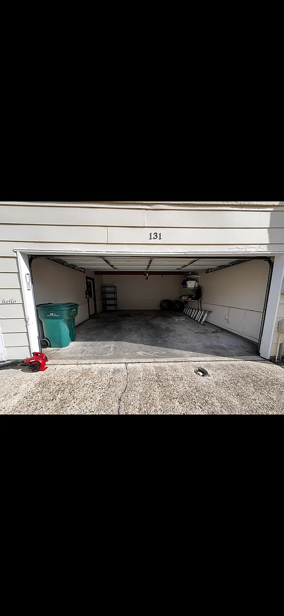 Building Photo - 305 Halcott Dr #131