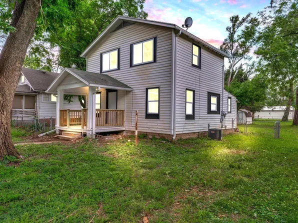 2007 NE Quincy St, Topeka, KS 66608
