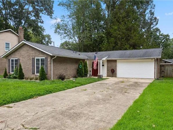 1044 Clipper Dr, Hampton, VA 23669
