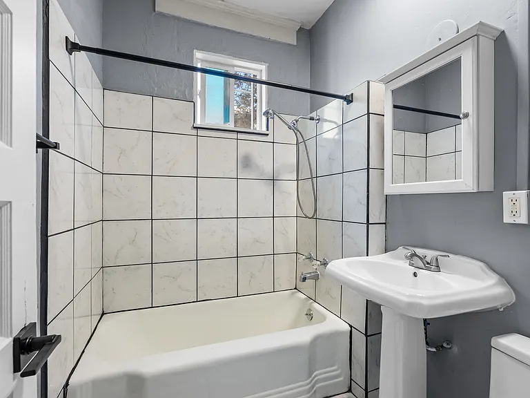 2623 W Maxwell Ave #1 — Photo 12